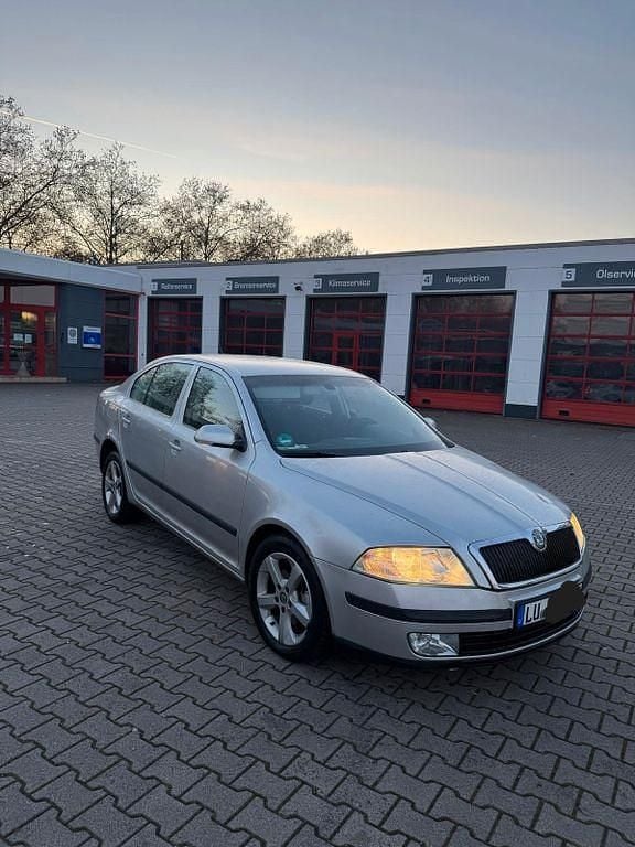 Gebraucht Skoda Octavia 105 PS (77 kW) 2005 Silber Limousine