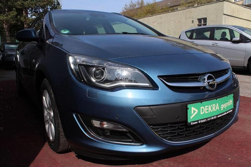 Gebraucht Opel Astra Exklusiv 140 PS (102 kW) 2016 Blau Kombi