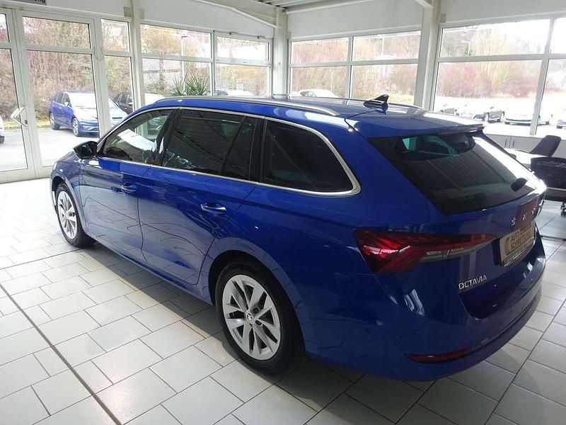 Gebraucht Skoda Octavia Style 150 PS (110 kW) 2022 Energyblau Kombi