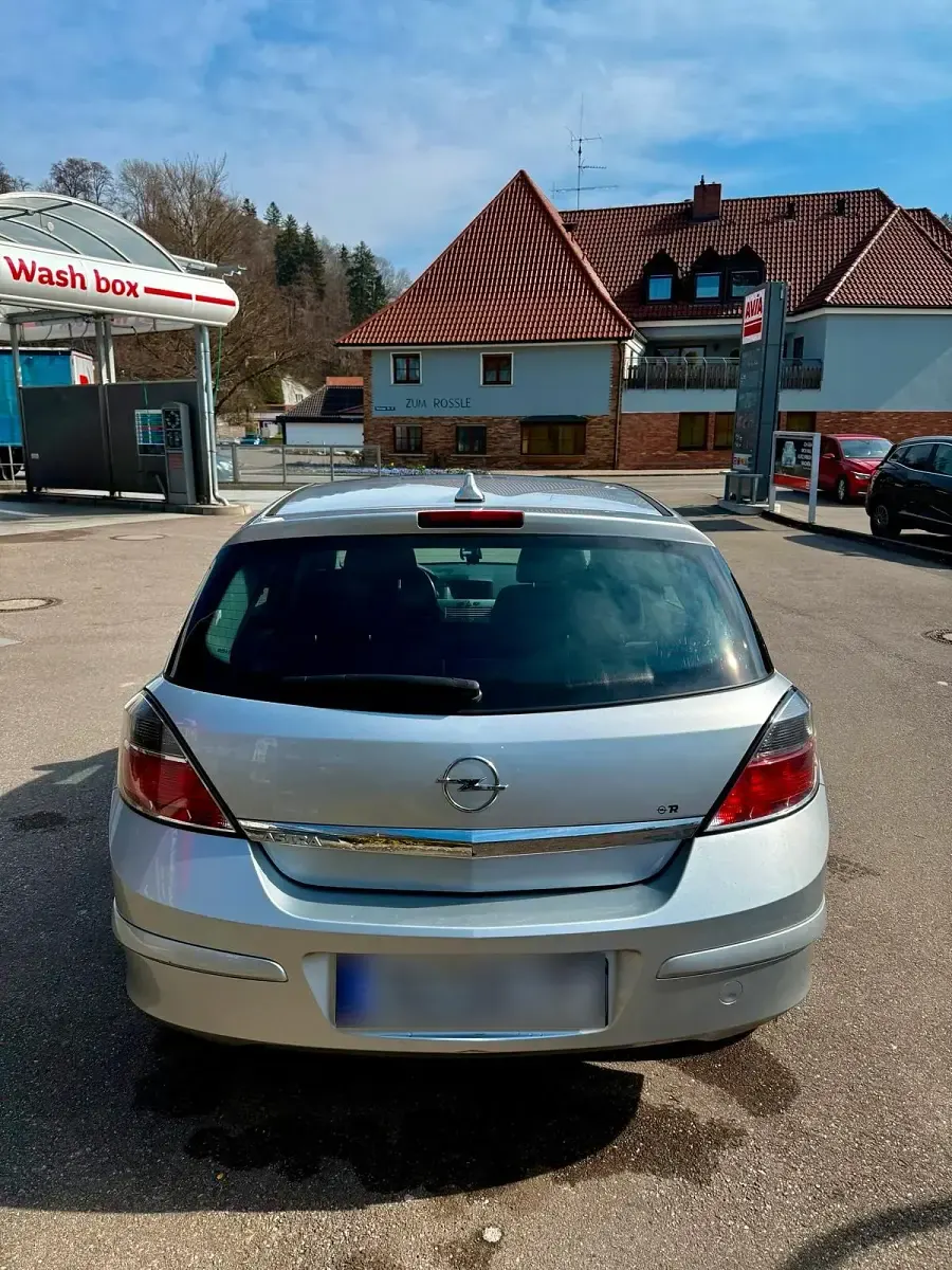 Gebraucht Opel Astra 116 PS (85 kW) 2009 Grau Limousine