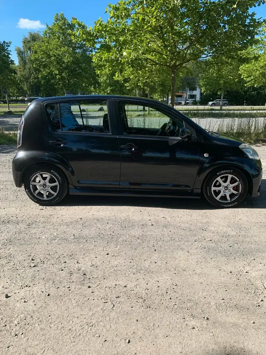 Gebraucht Daihatsu Sirion 103 PS (75 kW) 2007 Schwarz Kleinwagen