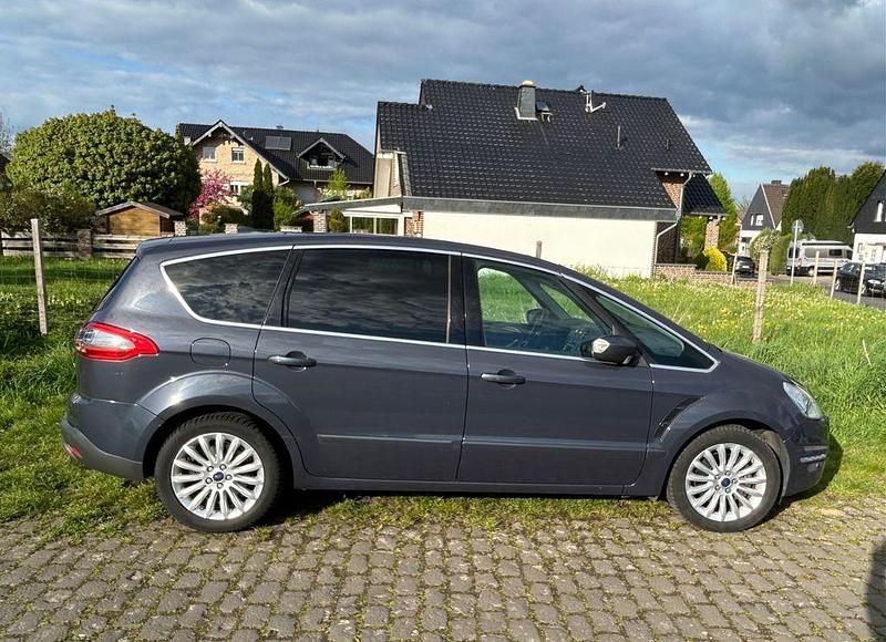 Gebraucht Ford S-MAX Titanium 241 PS (177 kW) 2013 Van / Kleinbus