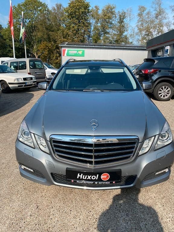 Gebraucht Mercedes E250 204 PS (150 kW) 2011 Silber Kombi