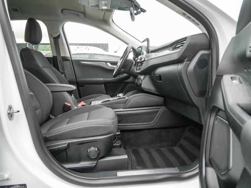Używany Ford Kuga Titanium 120 KM (88 kW) 2020 Biały SUV