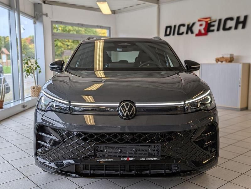 Gebraucht VW Tiguan R-line 193 PS (141 kW) 2025 Grau SUV