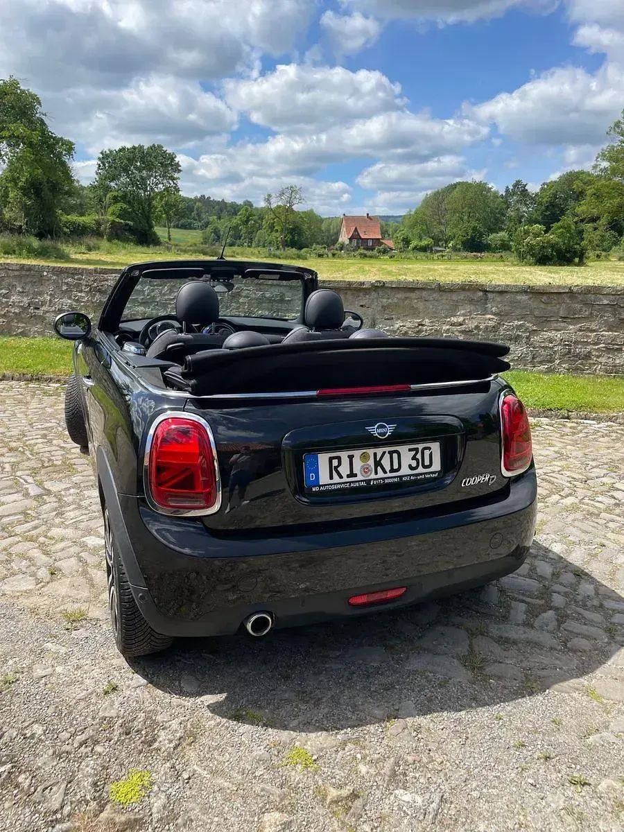 Gebraucht Mini Cooper D 116 PS (85 kW) 2019 Schwarz Kleinwagen