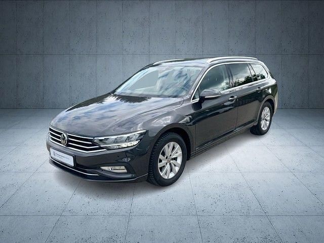 Grau Gebraucht 2022 VW Passat Business Kombi | 20.977 € (Fairer Preis) - Bild 1/4