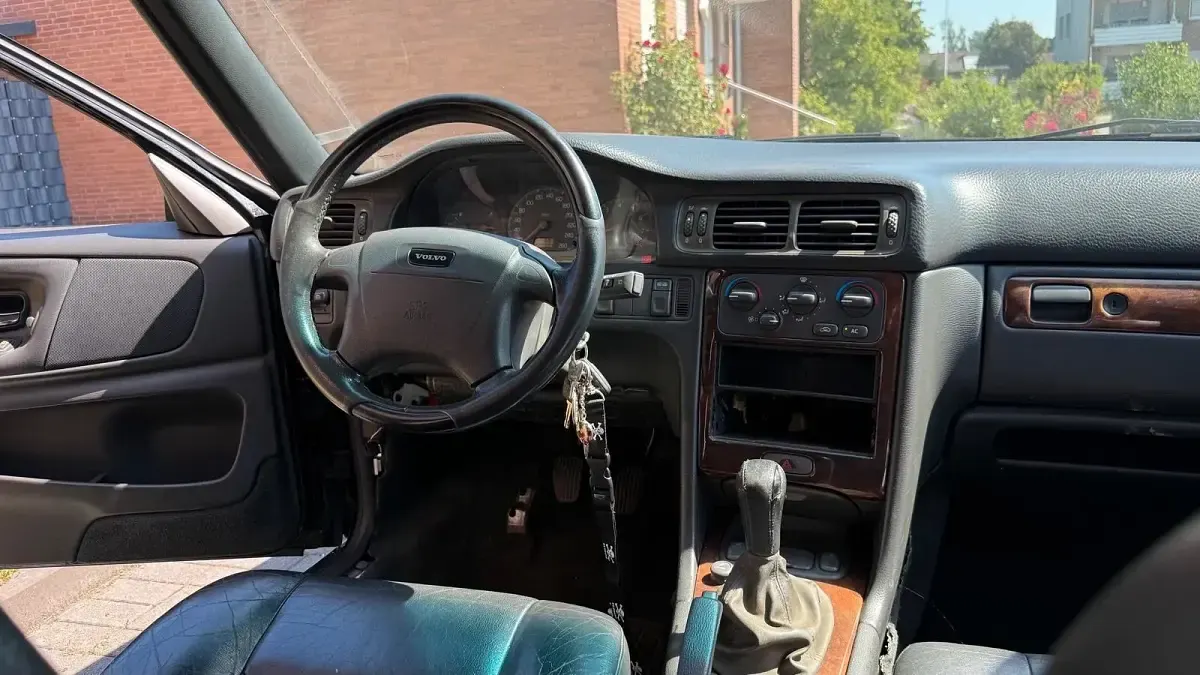 Gebraucht Volvo V70 126 PS (92 kW) 1999 Schwarz Kombi