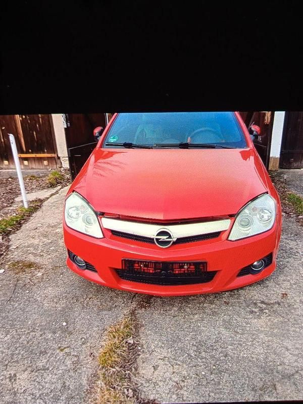 Gebraucht Opel Tigra Enjoy 90 PS (66 kW) 2005 Rot Cabrio