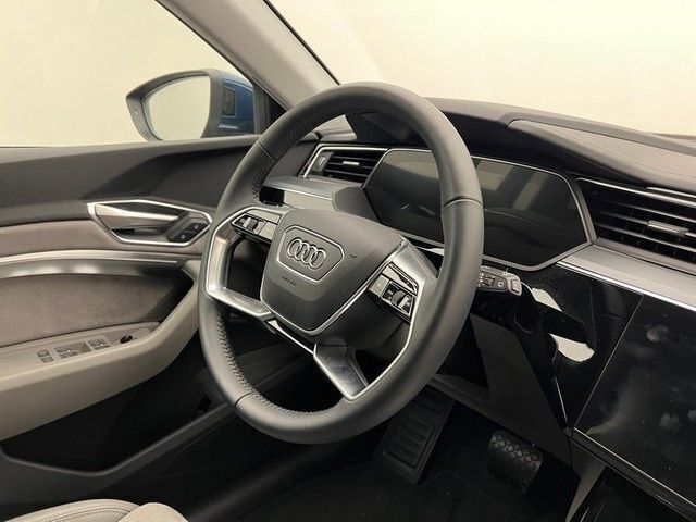 Gebraucht Audi e-tron Advanced 230 kW (313 PS) 2020 Galaxisblau metallic (blue), metallic SUV