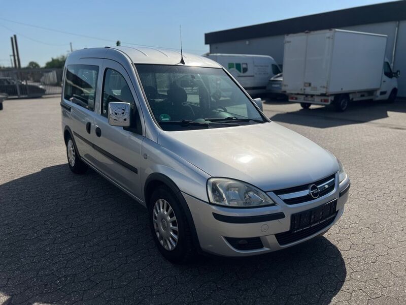 Silber Gebraucht 2009 Opel Combo Edition Van / Kleinbus | 1.450 € (Guter Preis) - Bild 1/4