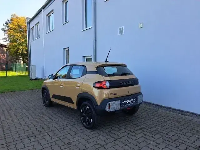 Używany Dacia Spring Extreme 35 kW (48 KM) 2024 Beżowy Hatchback