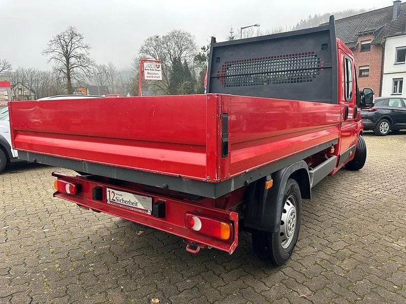 Gebraucht Peugeot Boxer 163 PS (119 kW) 2018 Rot Van