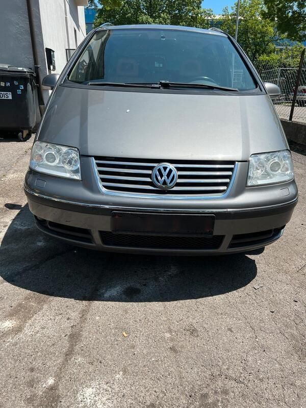 Grau Gebraucht 2009 VW Sharan Van / Kleinbus | 4.600 € (Etwas zu teuer) - Bild 1/4
