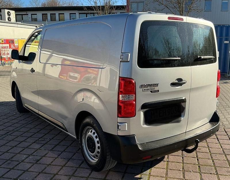 Gebraucht Peugeot Expert 136 PS (100 kW) 2018 Silber Van