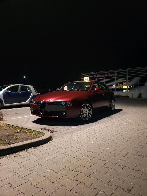 Rot Gebraucht 2006 Alfa Romeo 159 Limousine | 2.400 € - Bild 1/4