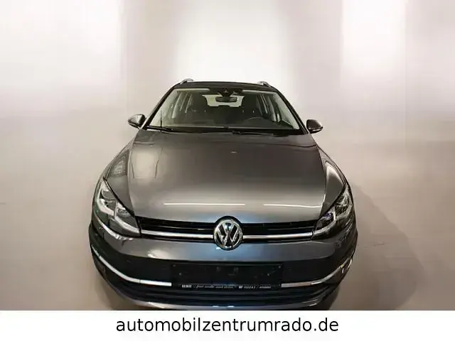 Gebraucht VW Golf VII Highline 150 PS (110 kW) 2019 Grau Kombi