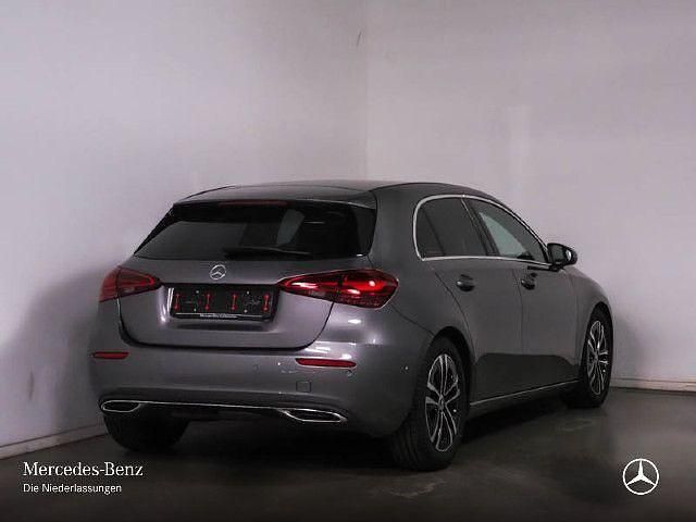 Mountain grau Gebraucht 2024 Mercedes A180 Progressive Limousine | 29.290 € (Fairer Preis) - Bild 1/4