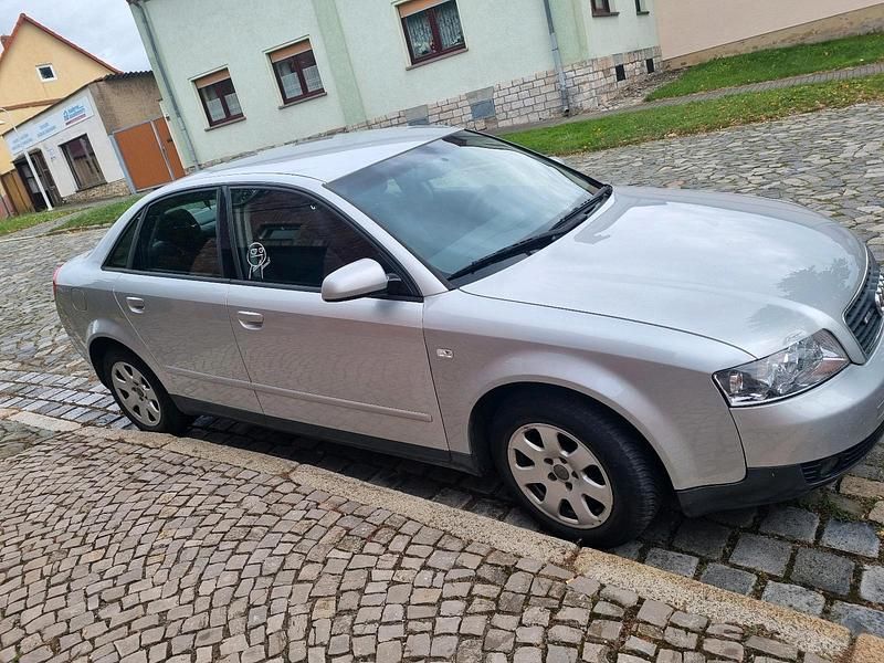 Silber Gebraucht 2002 Audi A4 Limousine | 1.500 € (Guter Preis) - Bild 1/4