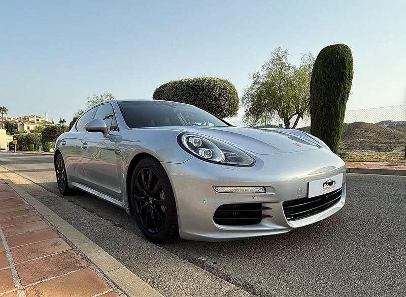 Silber Gebraucht 2015 Porsche Panamera 4S Limousine | 39.900 € (Guter Preis) - Bild 1/4