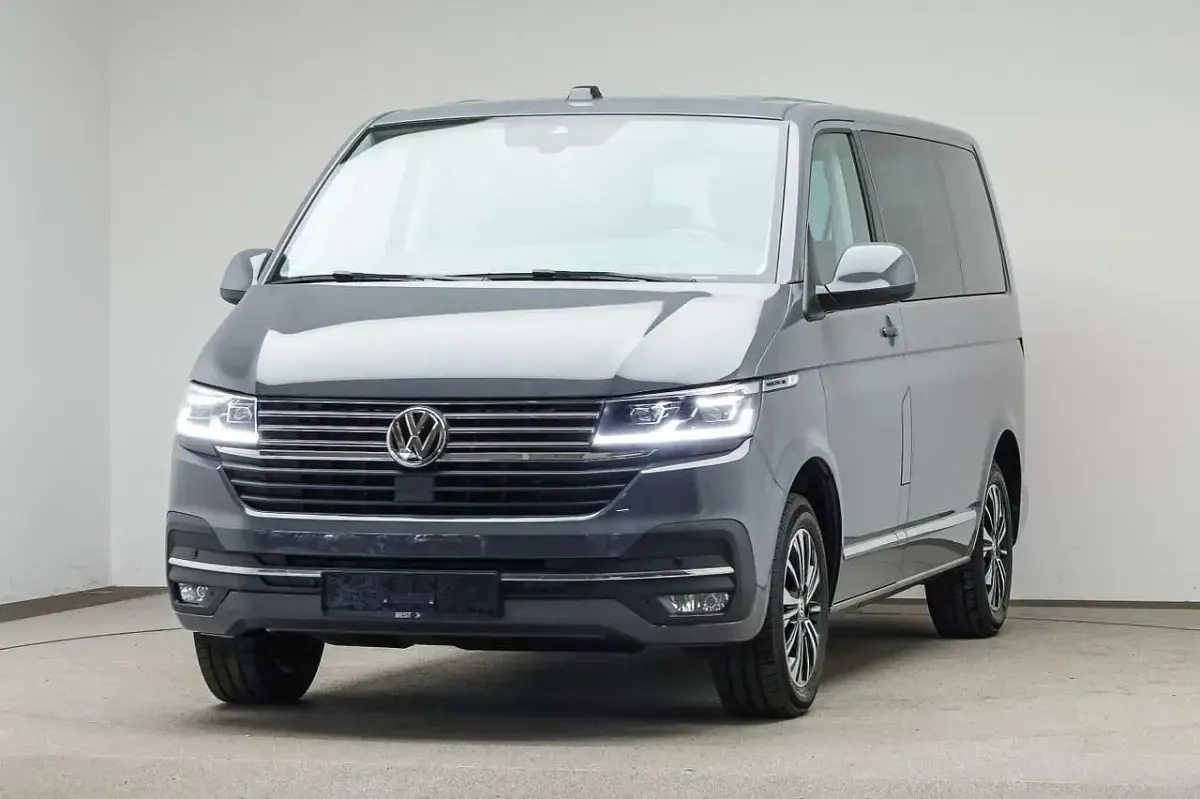 Gebraucht VW T6.1 Generation Six 150 PS (110 kW) 2022 Pure grey Van