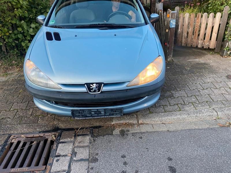 Blau Gebraucht 2001 Peugeot 206 Kleinwagen | 1.500 € - Bild 1/4