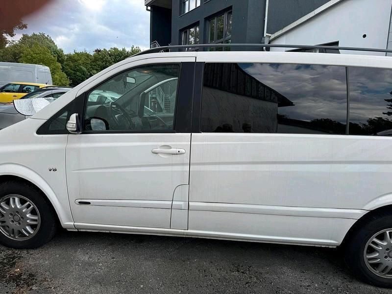 Weiß Gebraucht 2009 Mercedes Viano Van / Kleinbus | 16.000 € (Fairer Preis) - Bild 1/4