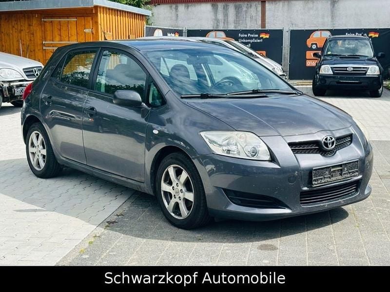 Grau Gebraucht 2009 Toyota Auris Basis Limousine | 2.700 € (Guter Preis) - Bild 1/4
