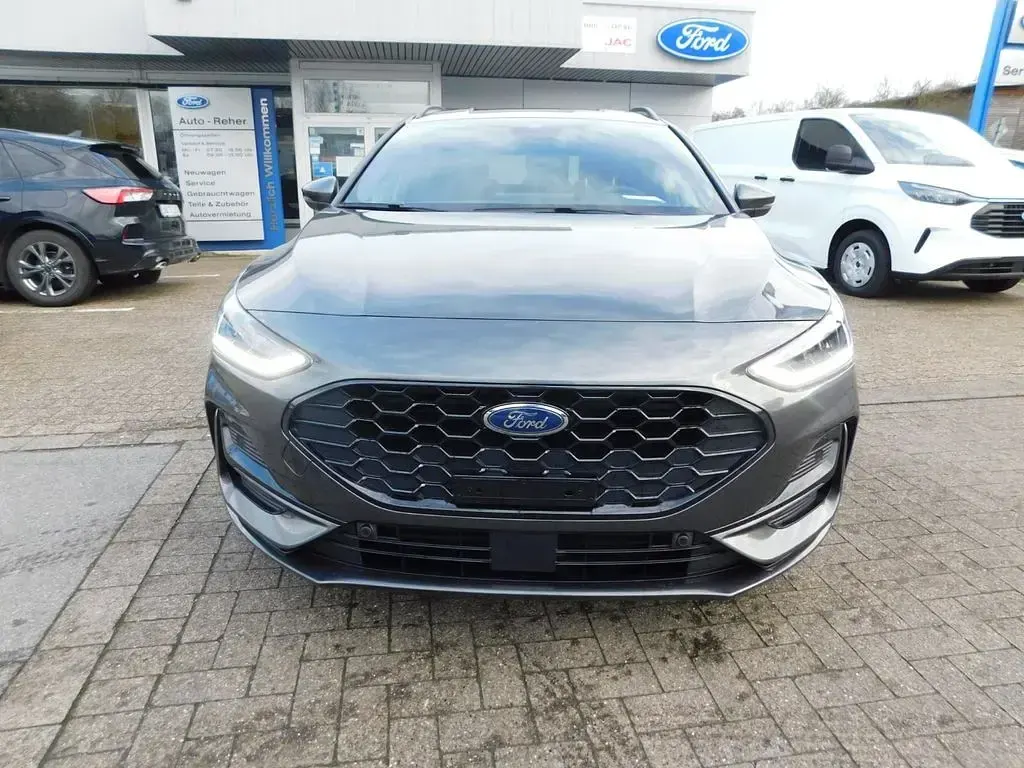 Neu Ford Focus ST-Line X 116 PS (85 kW) 2026 Grau Limousine