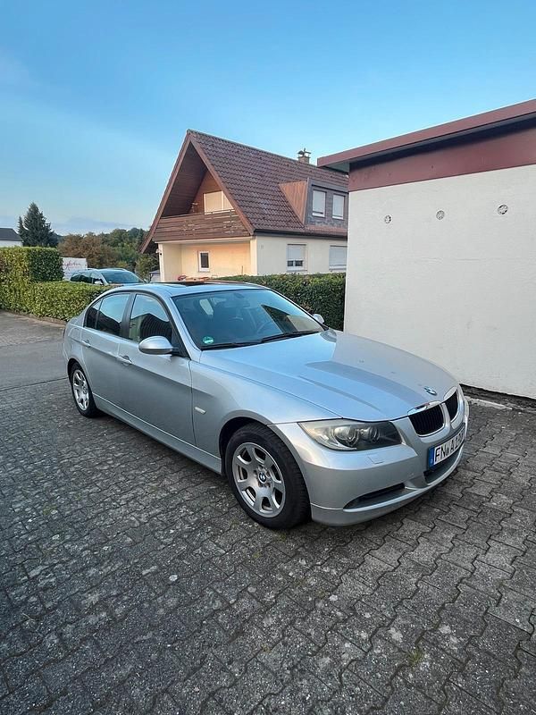 Silber Gebraucht 2007 BMW 318 Limousine | 2.000 € (Superpreis) - Bild 1/4