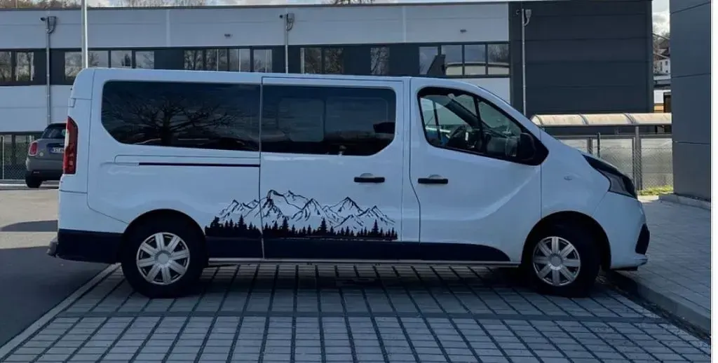 Second-hand Renault Trafic 109 CP (80 kW) 2016 Alb Monovolum
