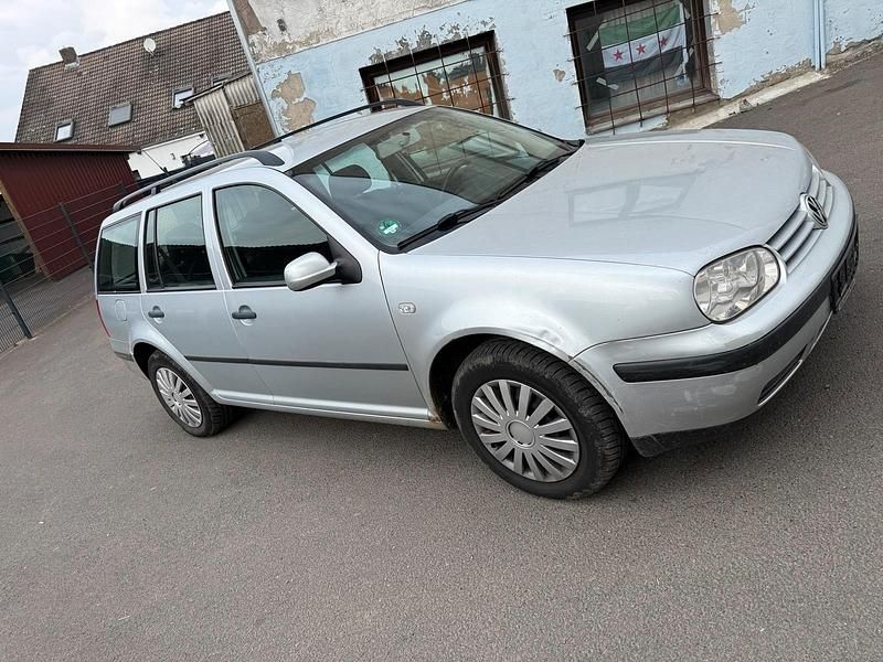 Gebraucht VW Golf IV 101 PS (74 kW) 2002 Silber Kombi