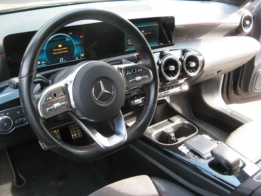 Gebraucht Mercedes CLA200 AMG 150 PS (110 kW) 2019 Schwarz Limousine