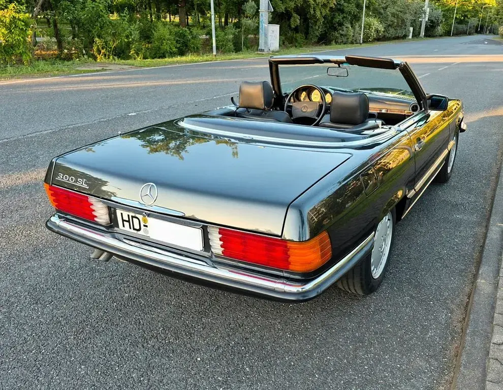 Gebraucht Mercedes SL300 179 PS (131 kW) 1987 Schwarz Cabrio