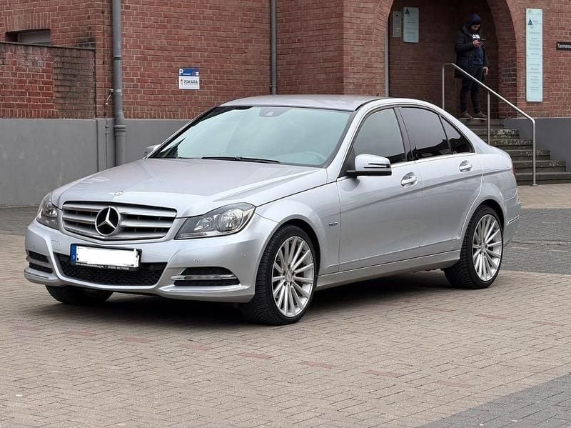 Gebraucht Mercedes C200 136 PS (100 kW) 2011 Silber Limousine