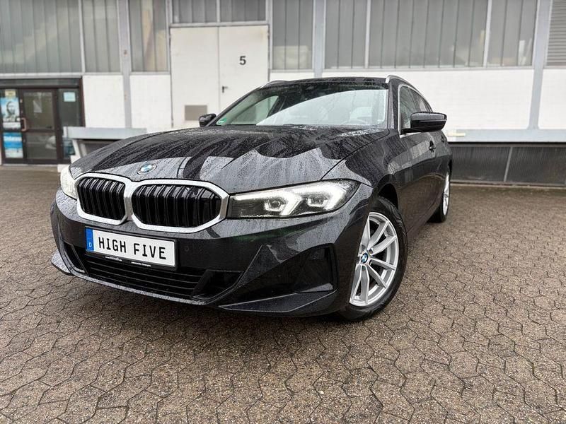 Schwarz Gebraucht 2024 BMW 318 Shadowline Limousine | 28.900 € (Guter Preis) - Bild 1/4