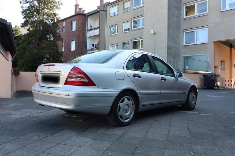 Gebraucht Mercedes C240 169 PS (124 kW) 2001 Grau Limousine