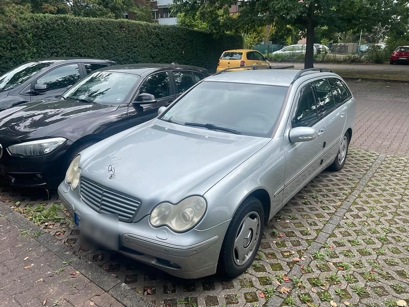 Silber Gebraucht 2002 Mercedes 180 Limousine | 550 € - Bild 1/4