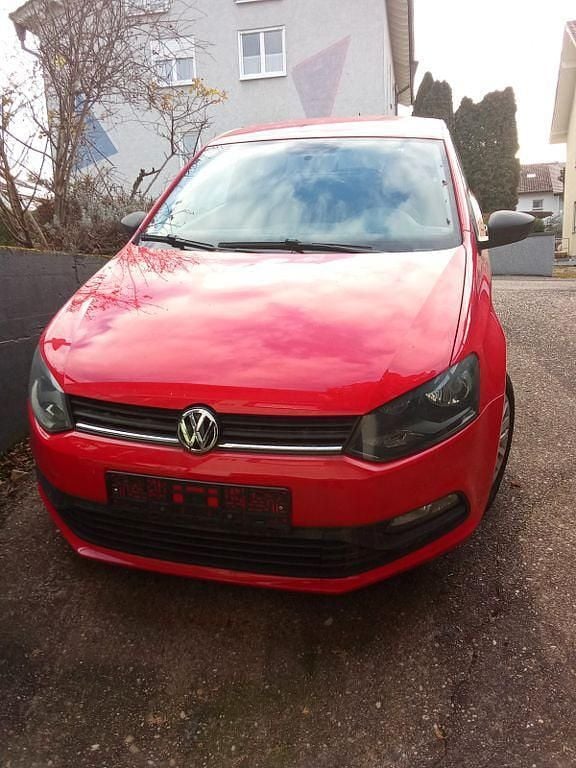 Rot Gebraucht 2015 VW Polo Trendline Kleinwagen | 4.500 € (Superpreis) - Bild 1/4