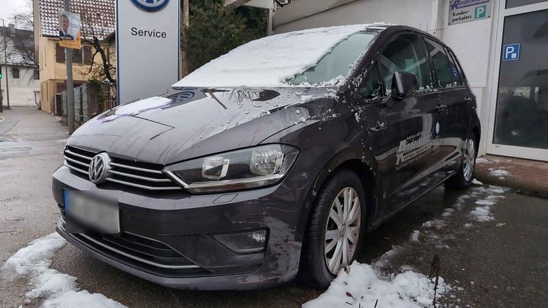 Gebraucht VW Golf VII LOUNGE 110 PS (80 kW) 2015 Violet Limousine