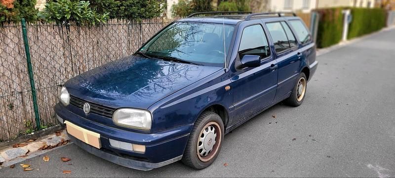 Blau Gebraucht 1998 VW Golf IV Kombi | 1.250 € (Fairer Preis) - Bild 1/4