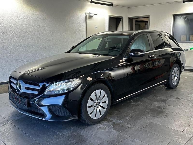 Gebraucht Mercedes C200 160 PS (117 kW) 2020 Schwarz Kombi
