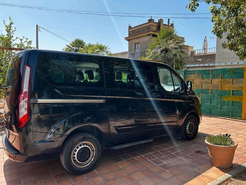 Schwarz Gebraucht 2015 Ford Tourneo Van / Kleinbus | 17.400 € (Fairer Preis) - Bild 1/4