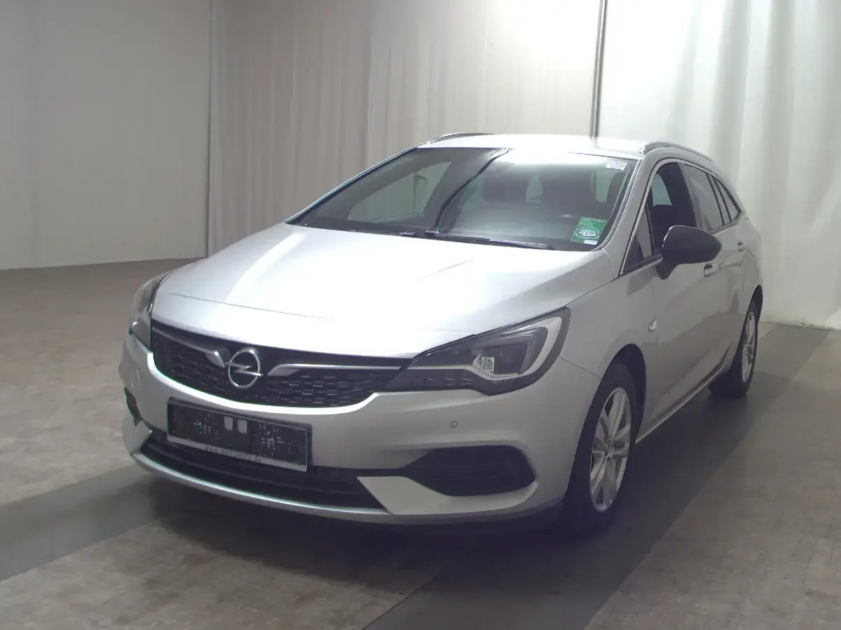 Używany Opel Astra Elegance 122 KM (89 kW) 2022 Srebrny Hatchback