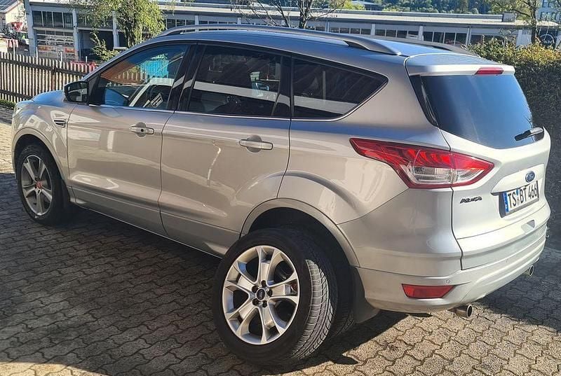 Second-hand Ford Kuga Titanium 140 CP (102 kW) 2013 Argintiu SUV