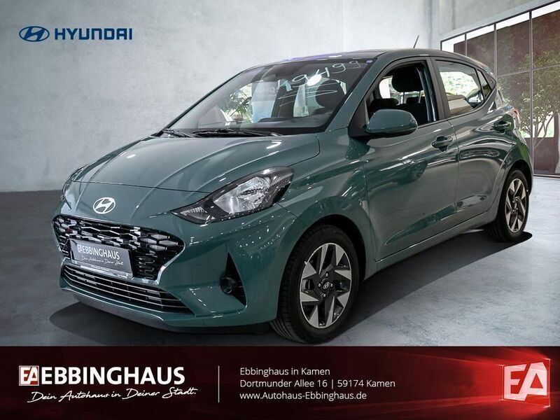 Grün Neu 2025 Hyundai i10 Trend Kleinwagen | 17.899 € (Fairer Preis) - Bild 1/4