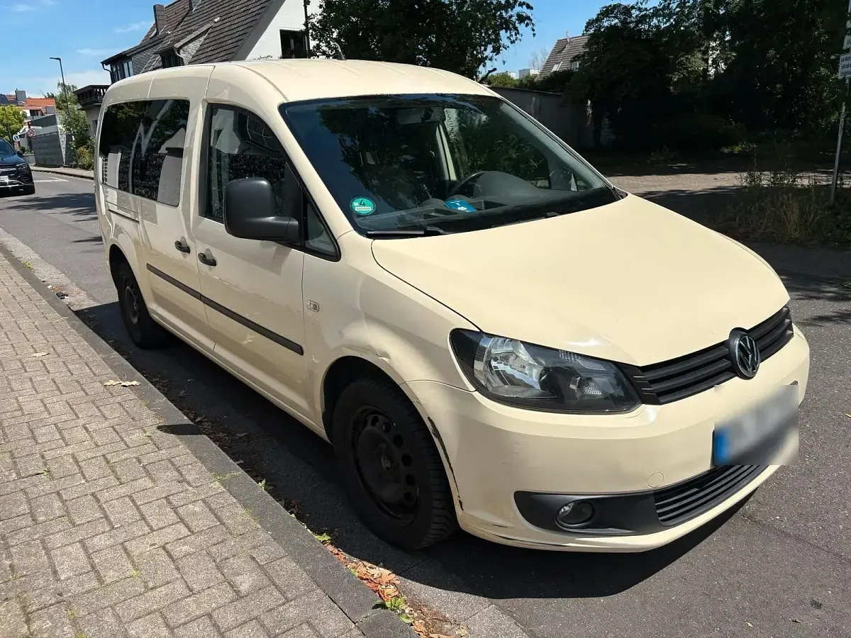 Gebraucht VW Caddy Maxi 140 PS (102 kW) 2013 Gelb Van / Kleinbus