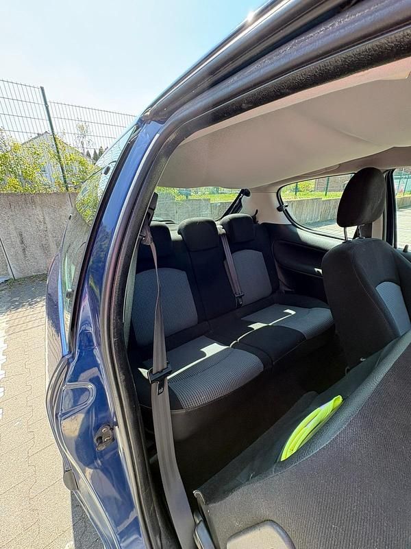Używany Peugeot 206 75 KM (55 kW) 2004 Niebieski Hatchback