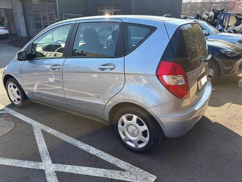 Gebraucht Mercedes A150 95 PS (69 kW) 2009 Blau Limousine