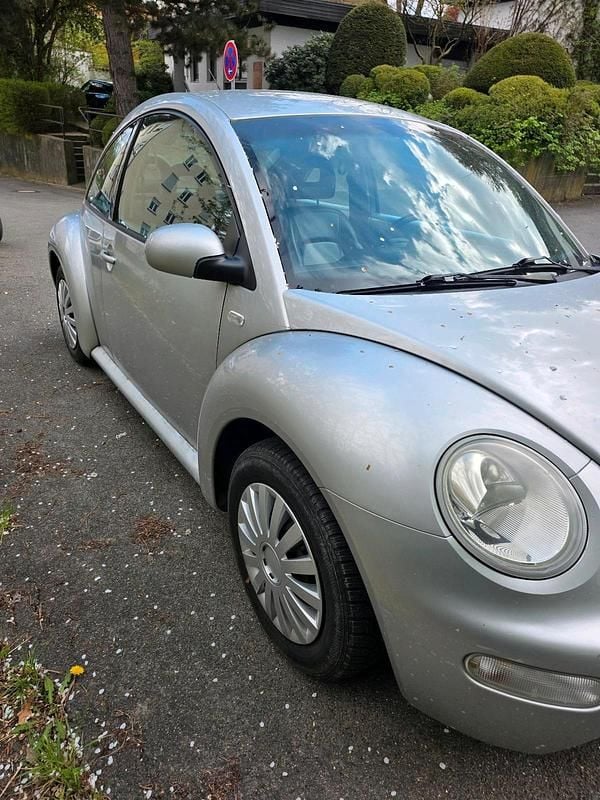 Second-hand VW New Beetle 115 CP (84 kW) 2000 Argintiu Hatchback